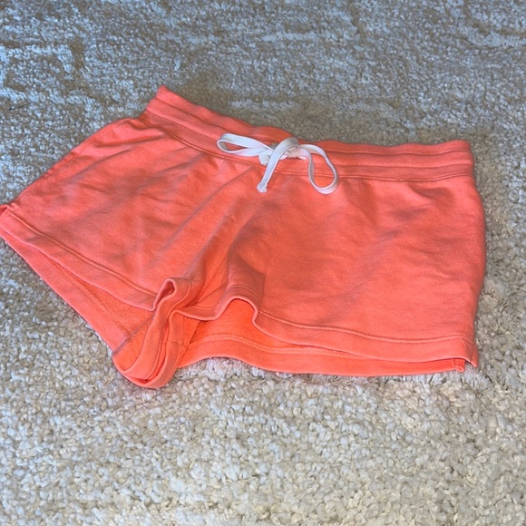 Pink sweat shorts - Picture 3 of 3